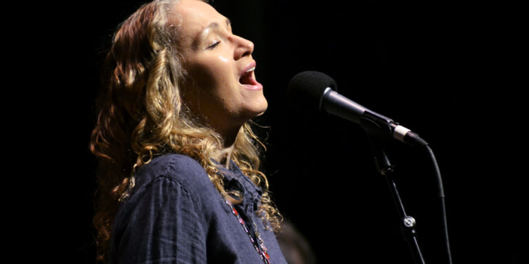 Joan Osborne präsentiert in Hamburg